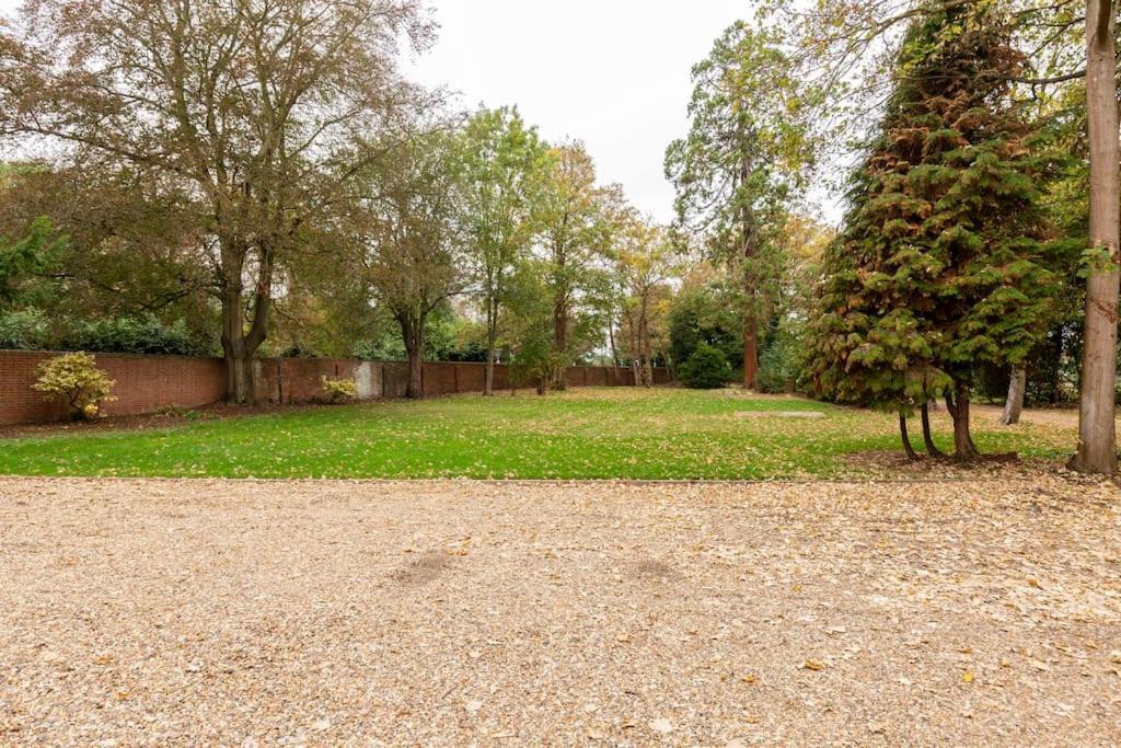 Dorney Windsor Legoland 5 Star Stay For Upto 14 Guests Eksteriør billede
